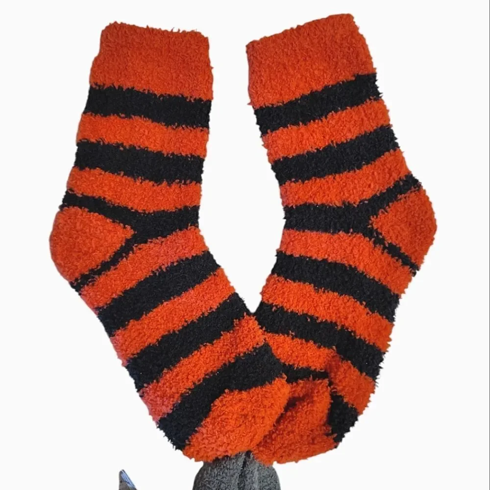 Disney The Nightmare Before Christmas 2 Pairs Fuzzy Crew‎ Socks NWT
